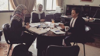 منظمة انا يقظ تلتقي بالموفق الإداري